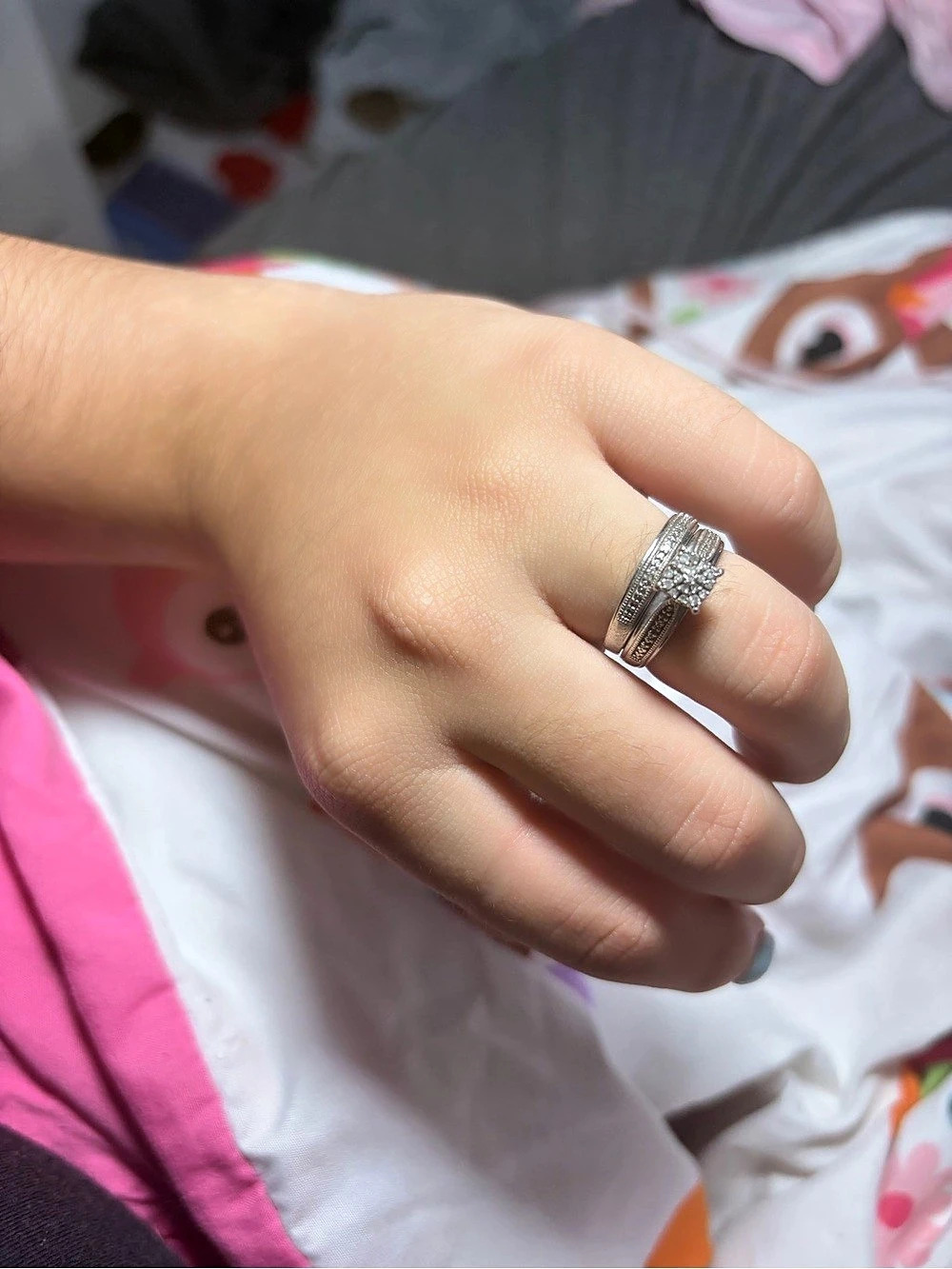 Silver-Tone Crystal Ring Like New, plata 925